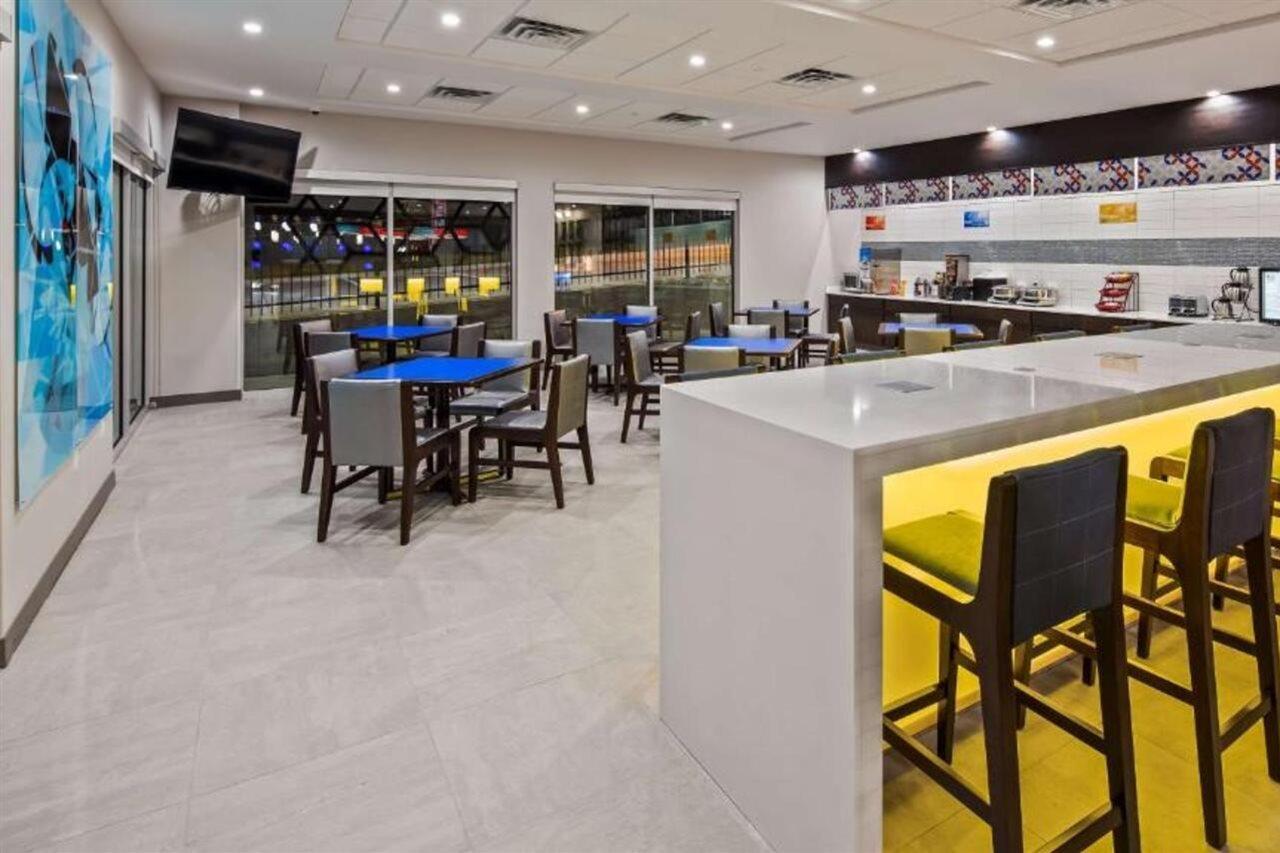 塔尔东66号线格洛贝斯特韦斯特酒店 卡图萨 外观 照片